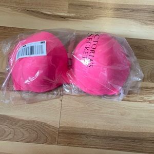 NWT Victoria’s Secret Incredible Seamless Bra 34DD